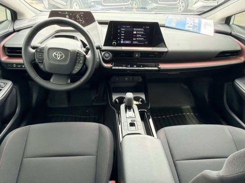Used 2026 Toyota Prius Plug-In Hybrid FWD image 20