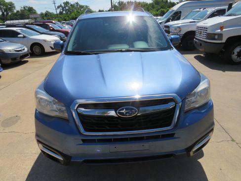 Used 2017 Subaru Forester 2.5i Premium w/ All-Weather Package image 2