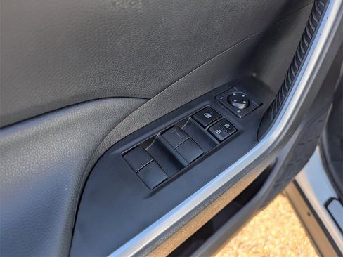 Used 2021 Toyota RAV4 XLE image 9