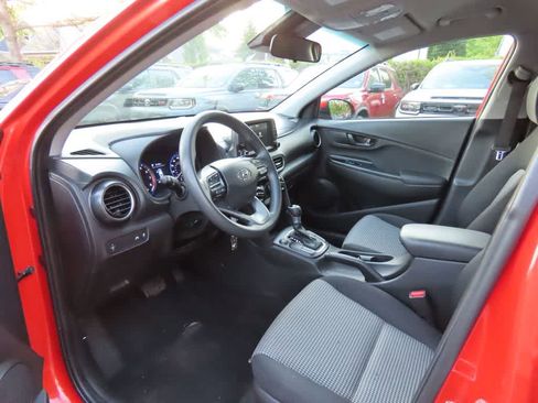 Used 2020 Hyundai Kona SE FWD image 2