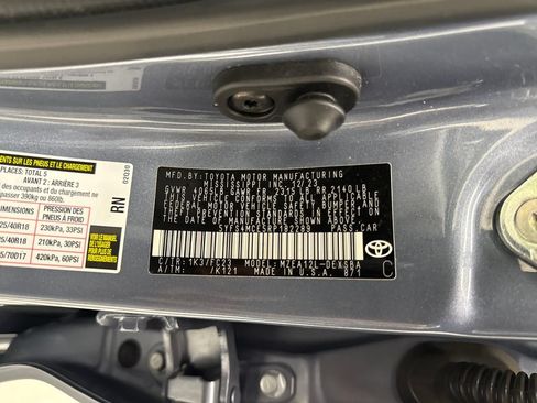Used 2024 Toyota Corolla SE w/ SE Convenience Package FWD image 29