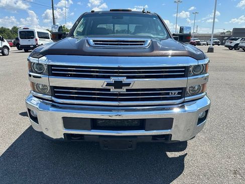 Used 2018 Chevrolet Silverado 3500 LTZ w/ Duramax Plus Package AWD/4WD image 3