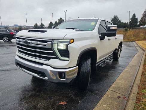 Used 2024 Chevrolet Silverado 2500 LTZ w/ LTZ Convenience Package image 2