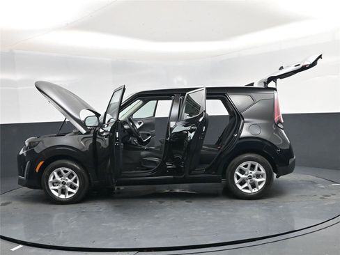 New 2025 Kia Soul LX image 38