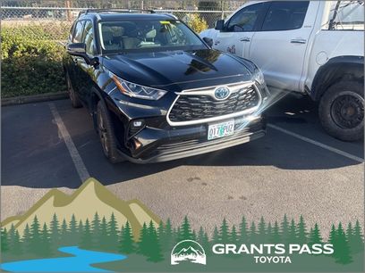 Certified 2022 Toyota Highlander Bronze Edition