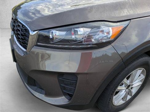 Used 2019 Kia Sorento FWD w/ LX Convenience Package image 9