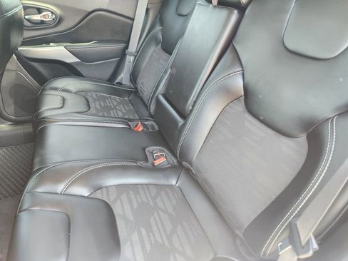 Used 2022 Jeep Cherokee Latitude image 10