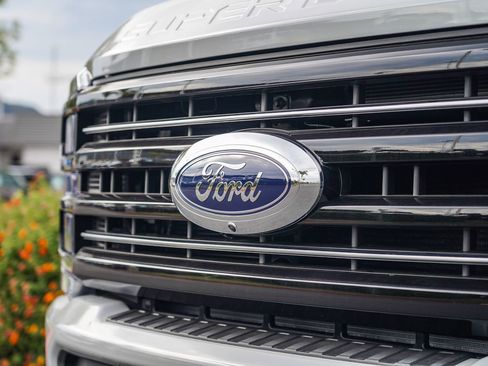 New 2026 Ford F350 Platinum image 3