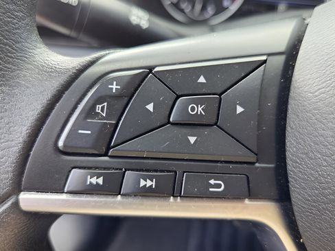 Used 2024 Nissan Sentra SV FWD image 25