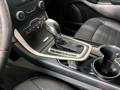 Used 2017 Ford Edge SEL w/ Equipment Group 201A FWD image 16
