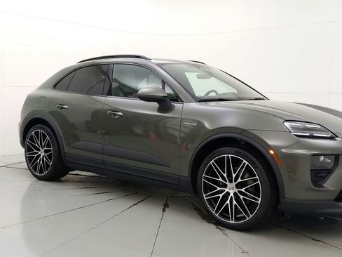 Used 2024 Porsche Macan 4 Electric image 7