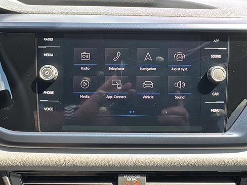 Used 2023 Volkswagen Taos SE image 18