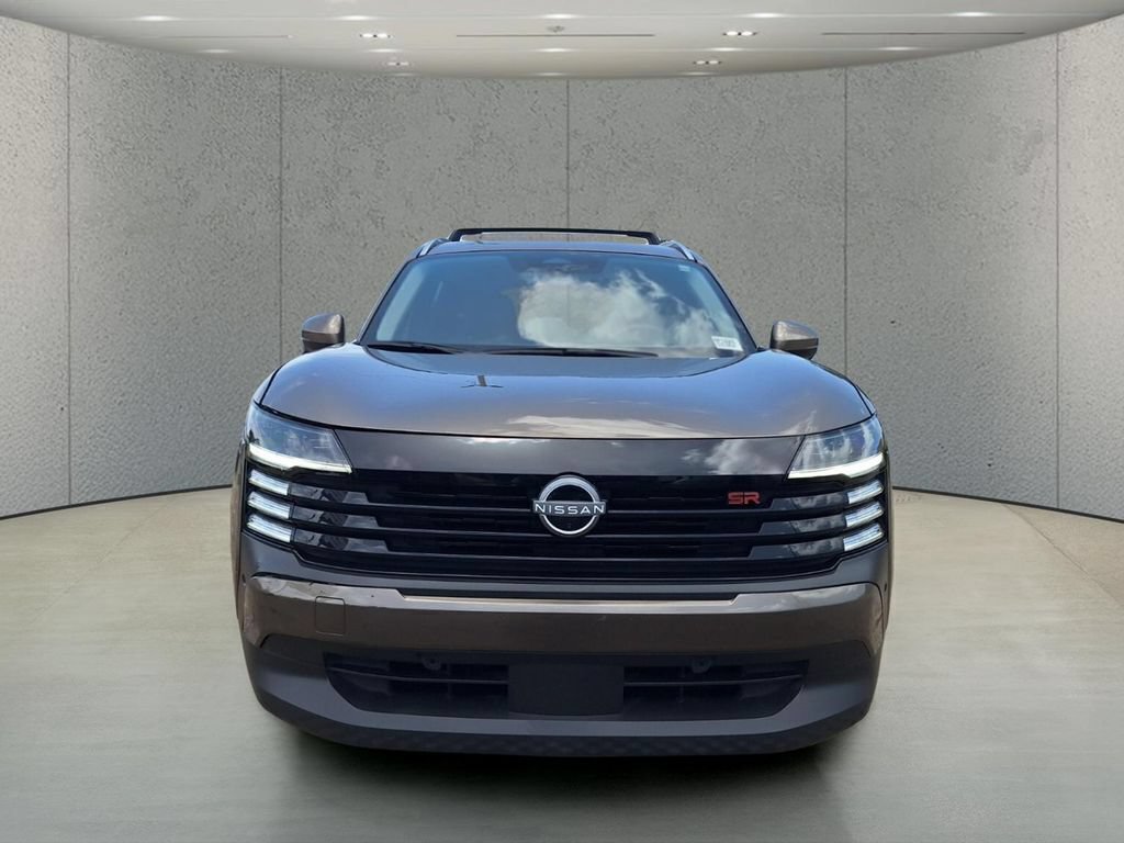 Used 2025 Nissan Kicks SR w/ SR Premium Package FWD image 2
