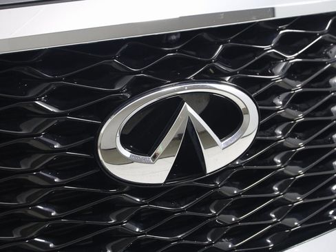 Used 2022 INFINITI QX60 Sensory w/ Cargo Package image 18