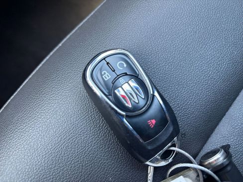 Used 2025 Buick Envista Sport Touring image 23