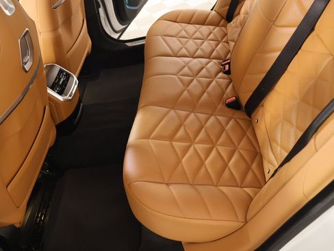 Used 2023 BMW 740i w/ Parking Assistance Package image 13