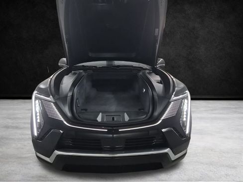 Certified 2025 Cadillac Escalade IQ Luxury 1 w/ Smart Trailering package image 33