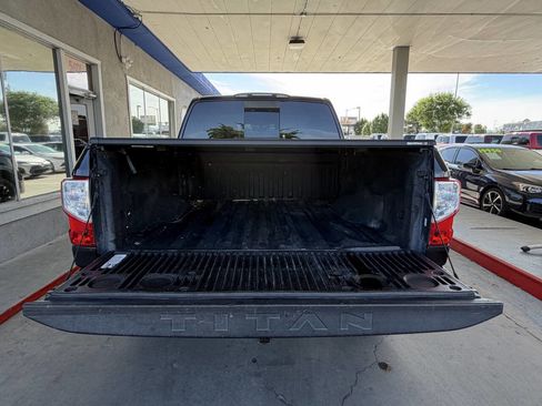 Used 2017 Nissan Titan PRO-4X AWD/4WD image 19