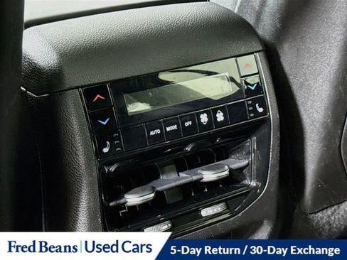 Used 2023 Jeep Grand Cherokee L Overland w/ Luxury Tech Group IV AWD/4WD image 33