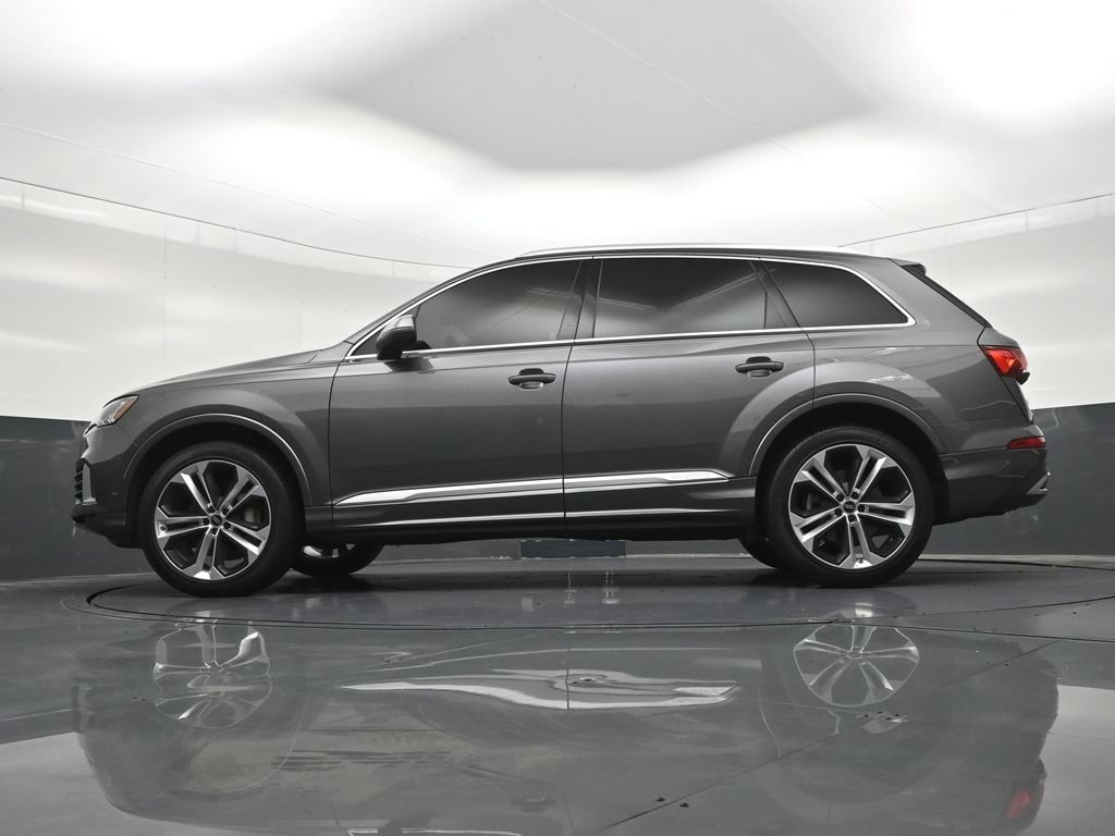 Used 2023 Audi Q7 3.0T Premium Plus w/ Premium Plus Package AWD/4WD image 25