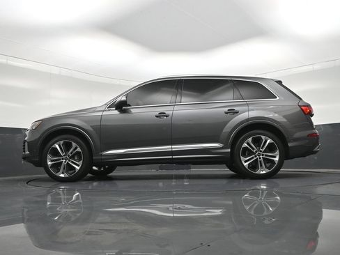 Used 2023 Audi Q7 3.0T Premium Plus w/ Premium Plus Package AWD/4WD image 25
