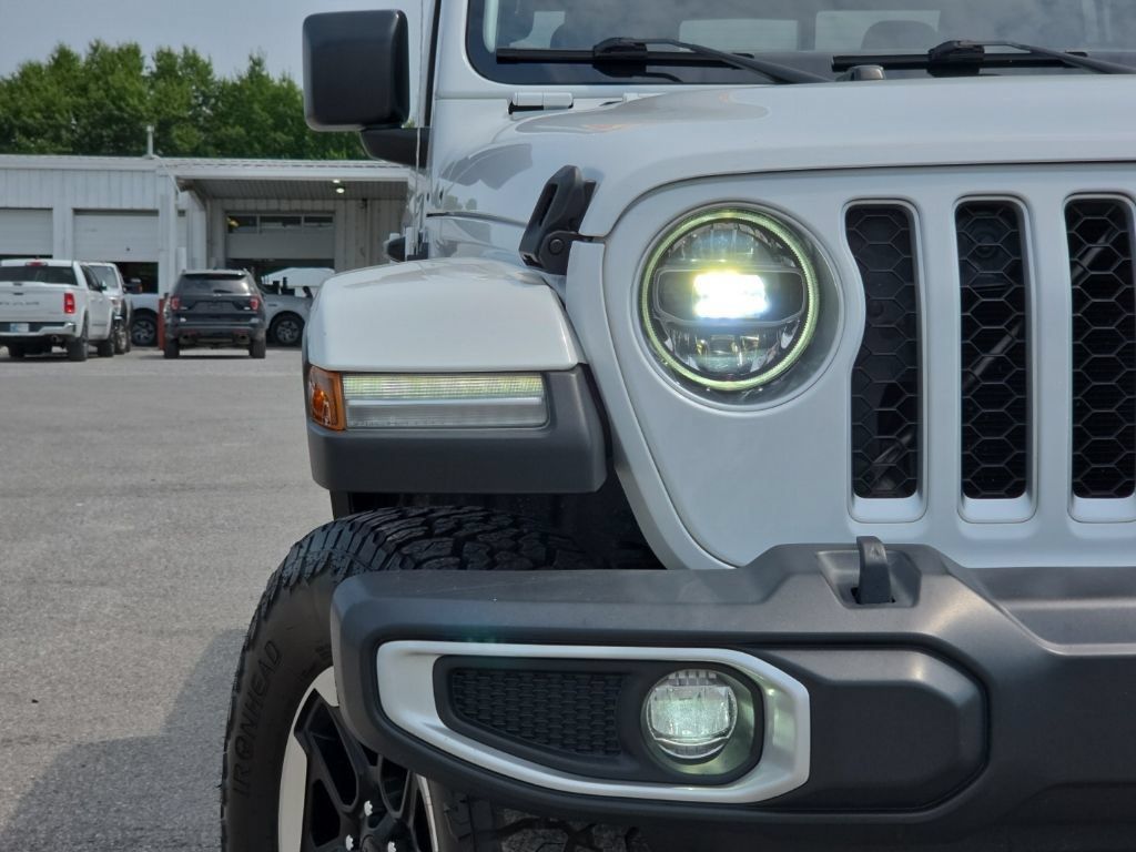 Certified 2021 Jeep Gladiator Overland w/ Popular Equipment Package AWD/4WD image 9