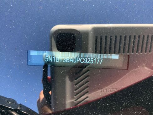 Used 2023 Nissan Rogue SV FWD image 37