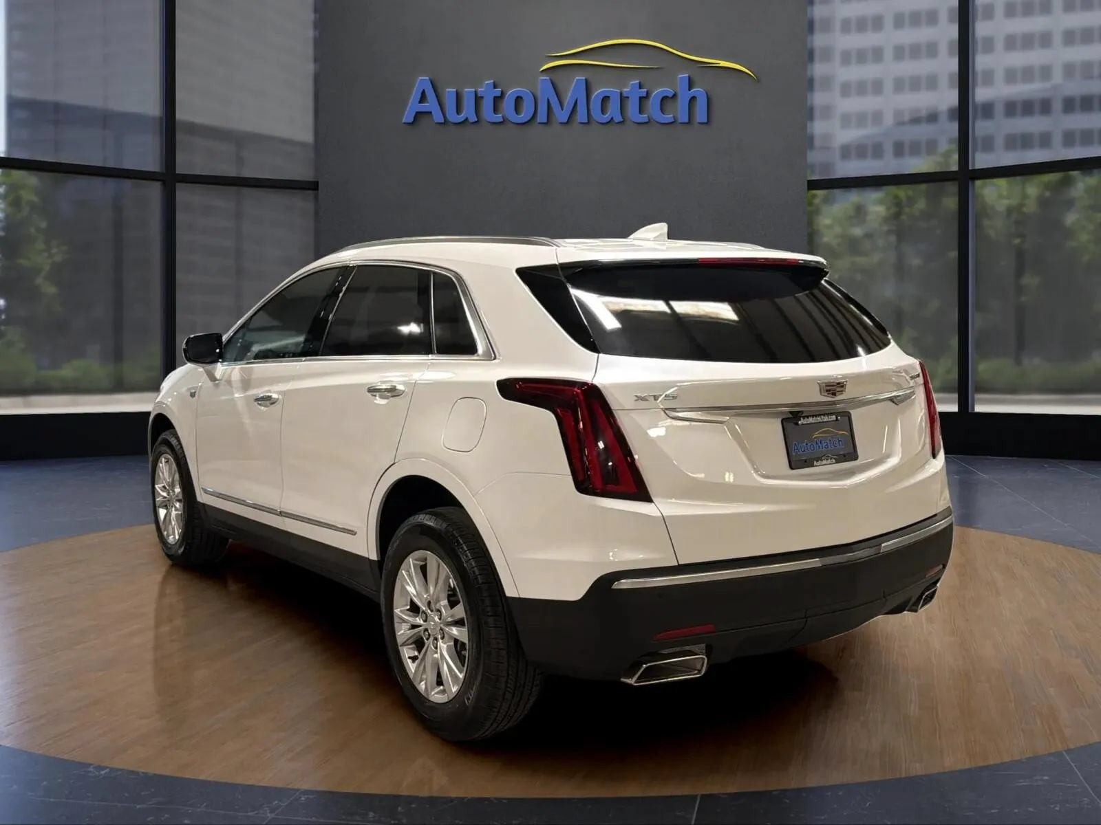 Used 2025 Cadillac XT5 Luxury w/ LPO, Floor Liner Package FWD image 9