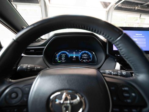 Used 2023 Toyota Venza Limited AWD/4WD image 15