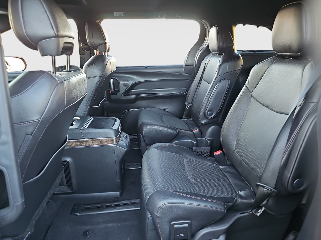Certified 2025 Toyota Sienna Platinum AWD/4WD image 20