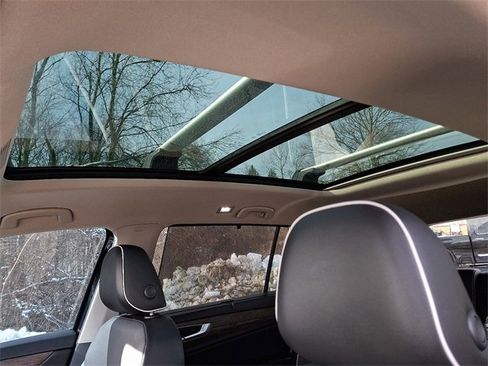 Used 2024 Volkswagen Atlas SEL Premium R-Line image 14