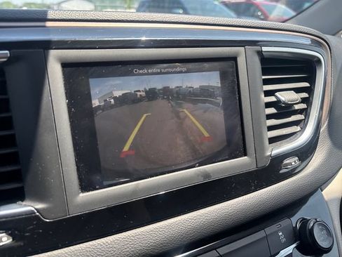 Used 2021 Chrysler Voyager Lxi FWD image 23
