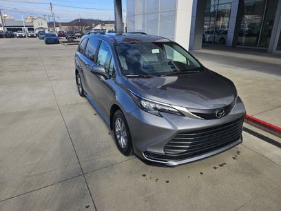 New 2026 Toyota Sienna LE