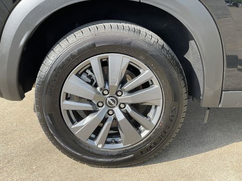 Used 2025 Nissan Pathfinder SV FWD image 47