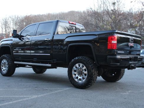 Used 2016 GMC Sierra 2500 Denali w/ Duramax Plus Package image 4
