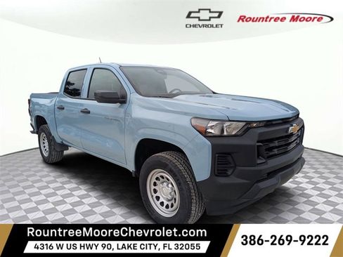 Used 2025 Chevrolet Colorado W/T image 1