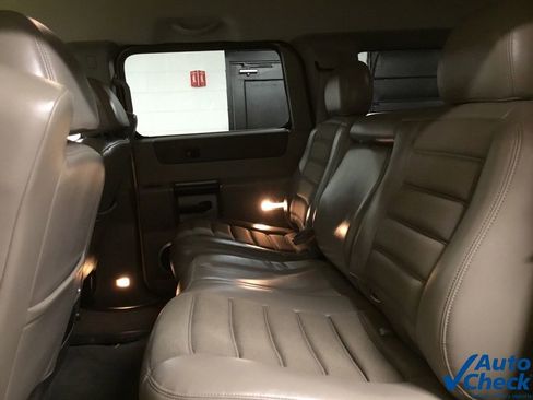 Used 2003 HUMMER H2 w/ Preferred Equipment Group image 33