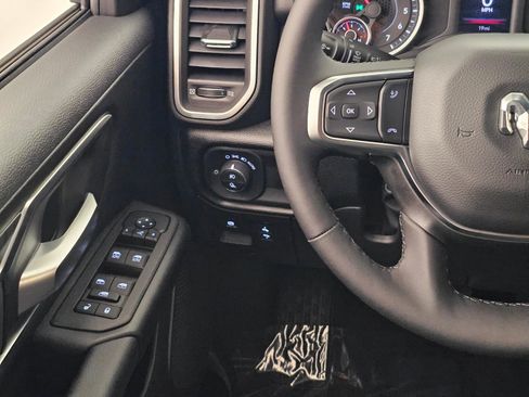 New 2026 RAM 1500 Big Horn AWD/4WD image 19