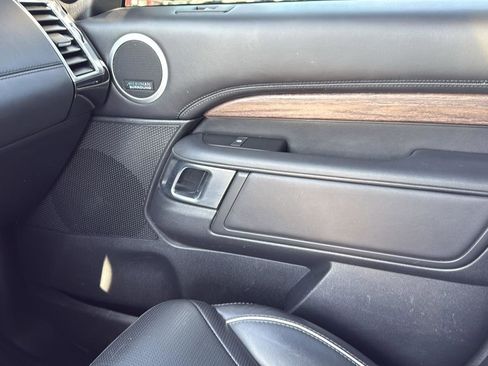 Used 2020 Land Rover Discovery HSE Luxury image 23