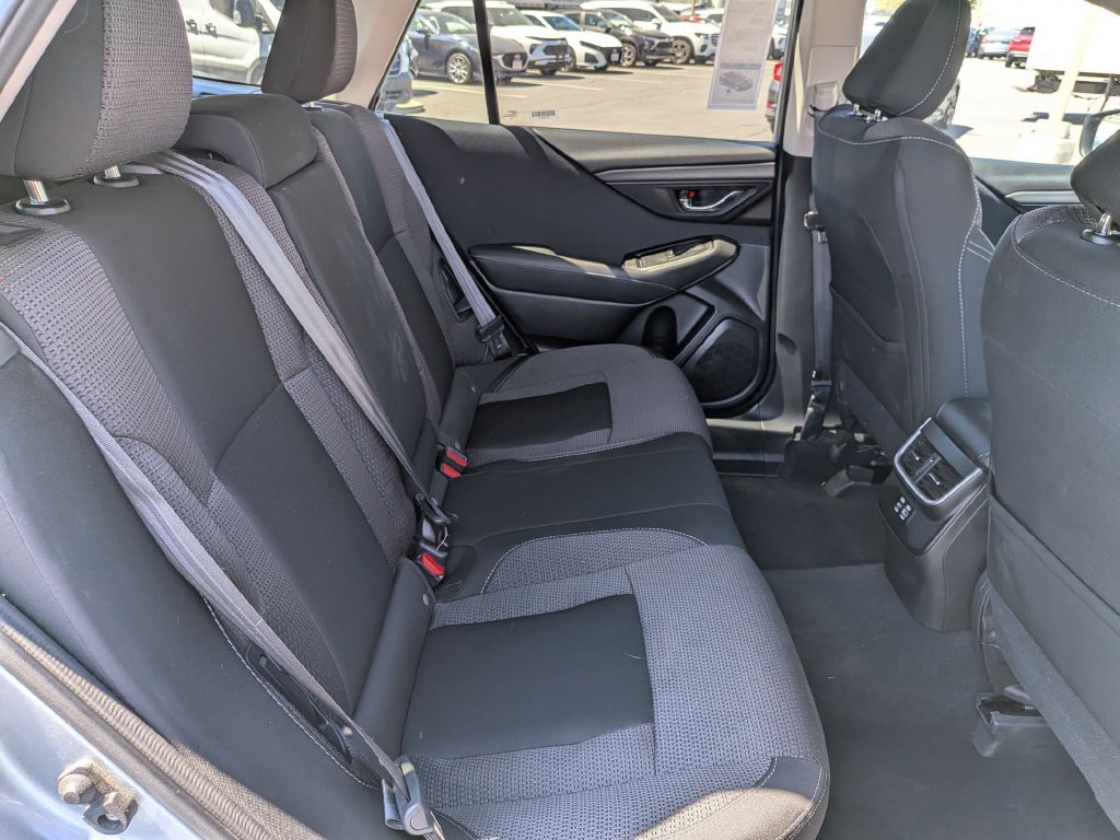 Used 2025 Subaru Outback Premium AWD/4WD image 29