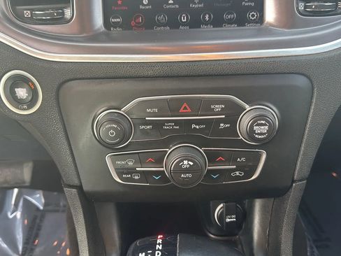 Used 2019 Dodge Charger SXT w/ Blacktop Package image 22