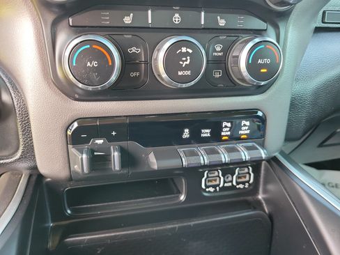 Used 2020 RAM 1500 Big Horn AWD/4WD image 18