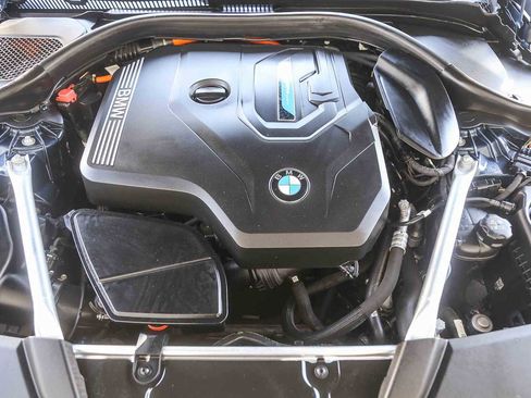 Used 2023 BMW 530e 530e w/ Premium Package image 24