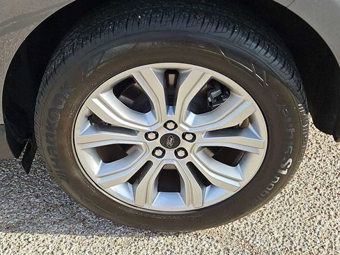 Used 2024 Ford Edge Titanium image 12