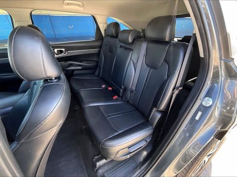 Used 2021 Kia Sorento S image 20
