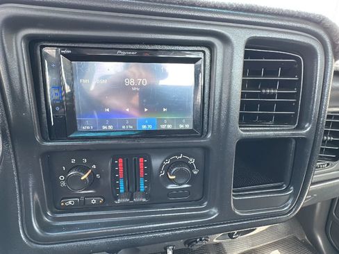 Used 2006 Chevrolet Silverado 1500 W/T w/ Skid Plate Package AWD/4WD image 12