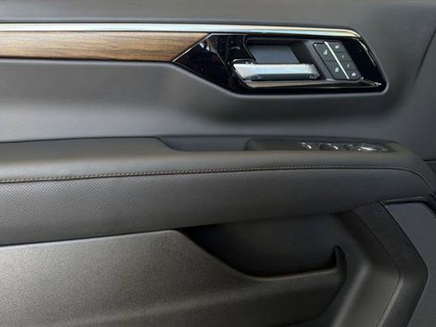 New 2026 Chevrolet Suburban High Country AWD/4WD image 11