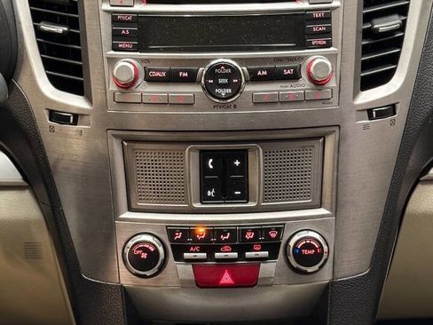 Used 2010 Subaru Outback 2.5i Premium image 14