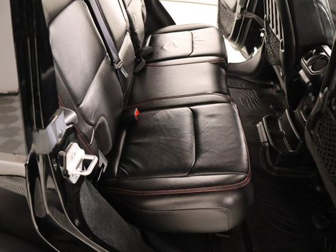 Used 2018 Jeep Wrangler Unlimited Rubicon image 13