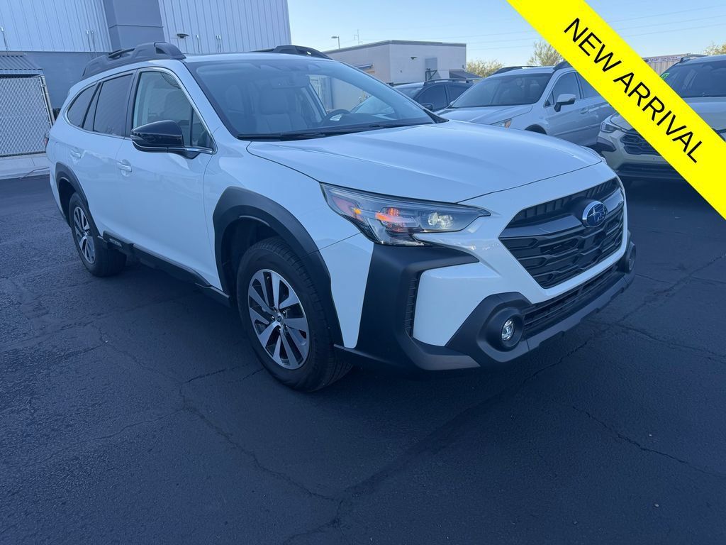 Used 2025 Subaru Outback Premium AWD/4WD image 1